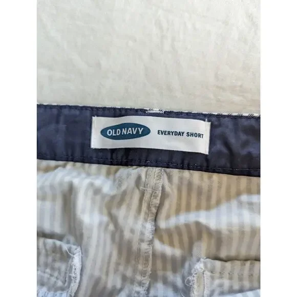 Old Navy Shorts Size 6 Lot Of 3 Bundle White Black Gingham Gray Stripes - Picture 8 of 14